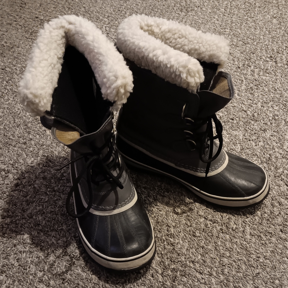 Sorel Black and Gray Lace Up Boots - Picture 4 of 13